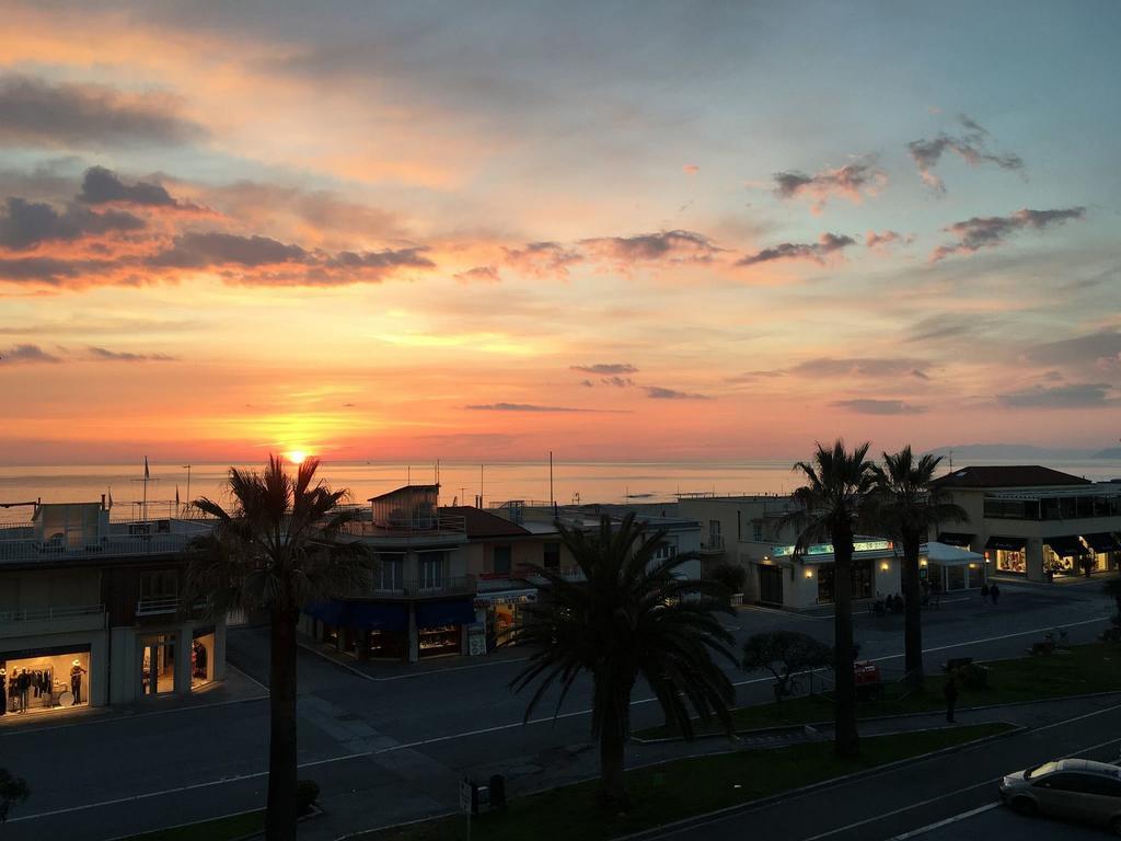 Hotel Internazionale Viareggio Exterior foto