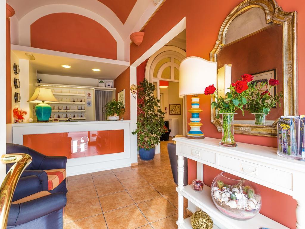 Hotel Internazionale Viareggio Exterior foto